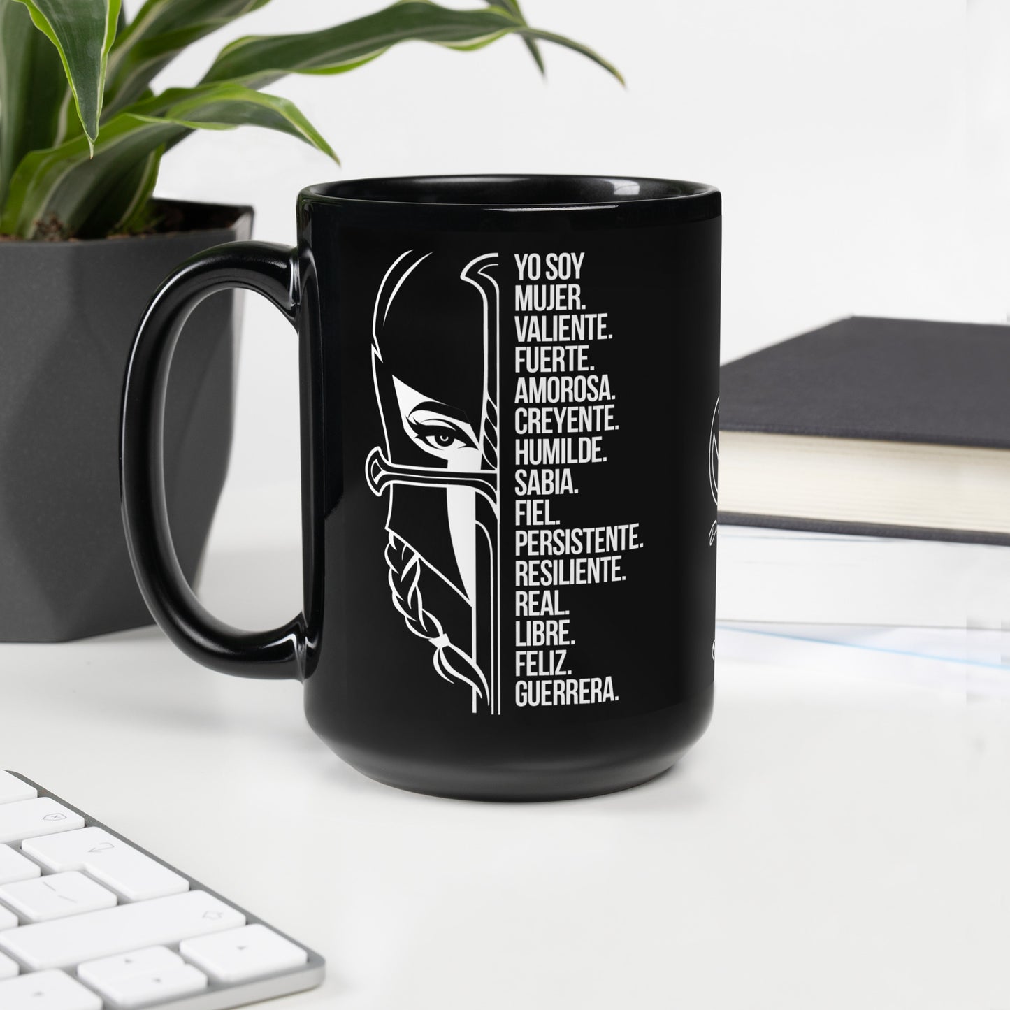 Brave Woman's Black Glossy Mug 15oz (ES)